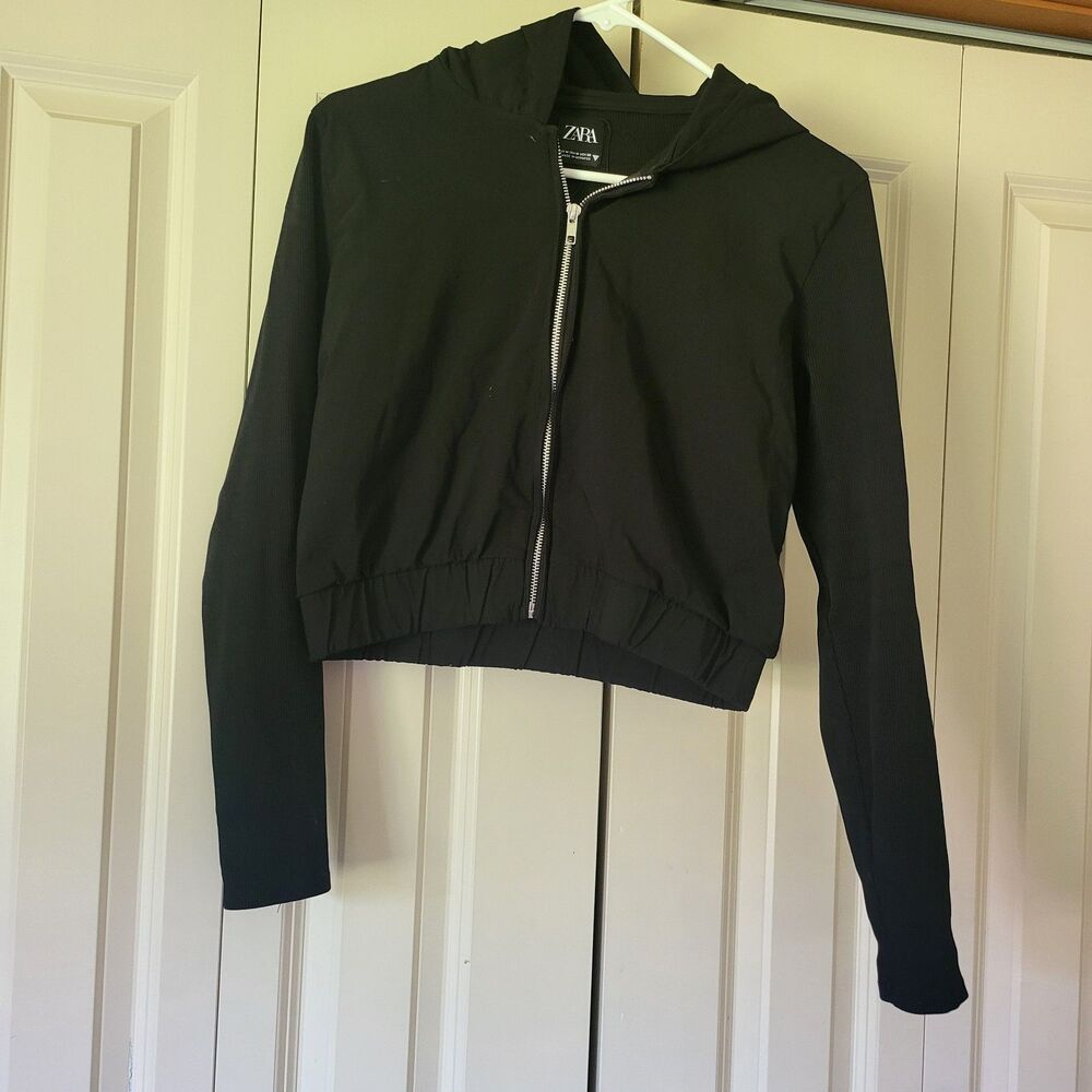 Zara Women's Cropped Hoodie Featuring Ribbed Sleeves Full Zip Closure Black Sz M